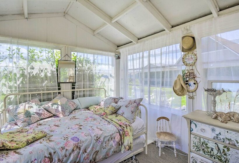 Dreamy Sequim Cottage Near Olympic Natl Park