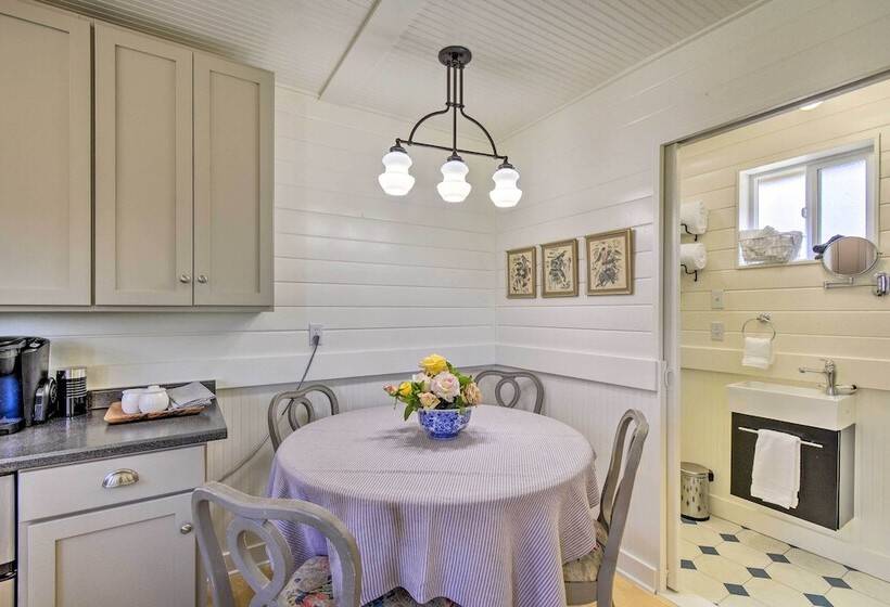 Dreamy Sequim Cottage Near Olympic Natl Park