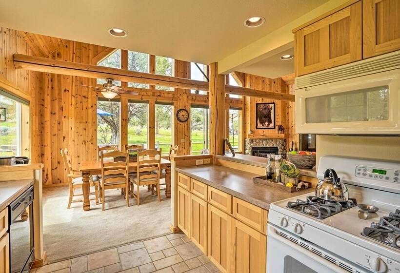 Eagle Crest Retreat W/ Great Wifi & Resort Access!