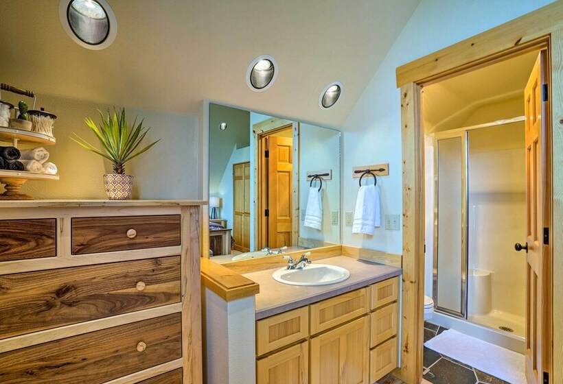 Eagle Crest Retreat W/ Great Wifi & Resort Access!