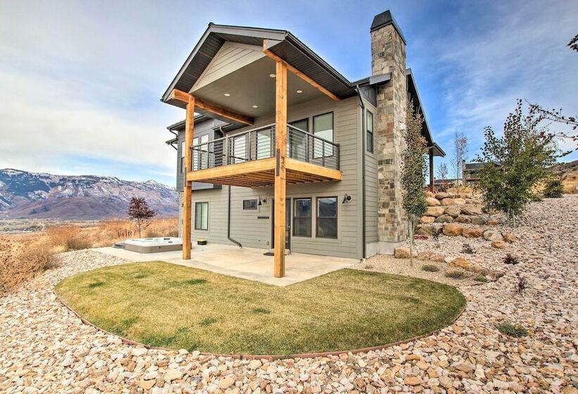 Eden Home W/ Stunning View ~ 6 Mi To Skiing!