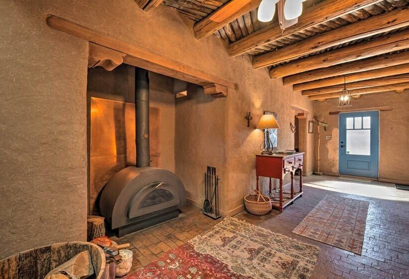 El Prado Adobe Home: Courtyard W/ Mountain Views!