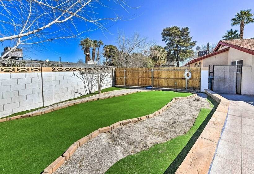 Elegant Home W/ Pool Table: 3 Mi To Vegas Strip!