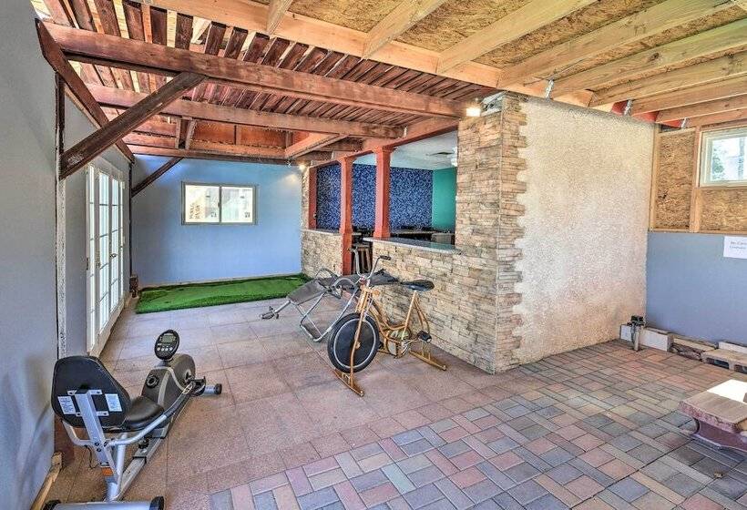 Elegant Home W/ Pool Table: 3 Mi To Vegas Strip!