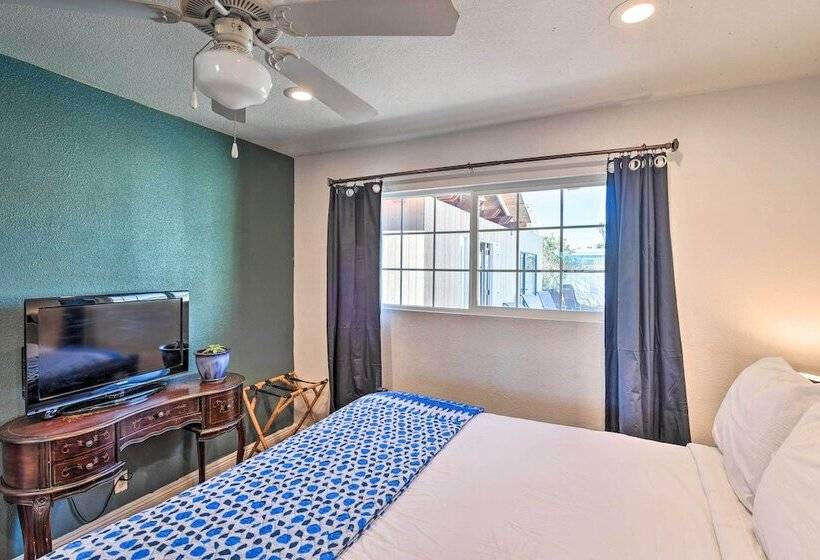 Elegant Home W/ Pool Table: 3 Mi To Vegas Strip!