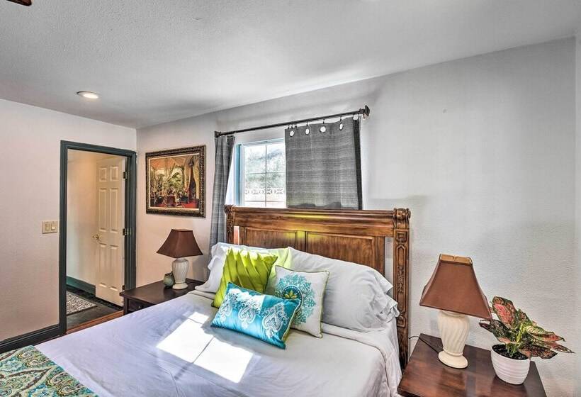 Elegant Home W/ Pool Table: 3 Mi To Vegas Strip!