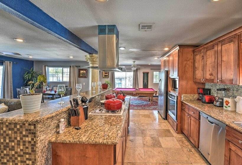 Elegant Home W/ Pool Table: 3 Mi To Vegas Strip!