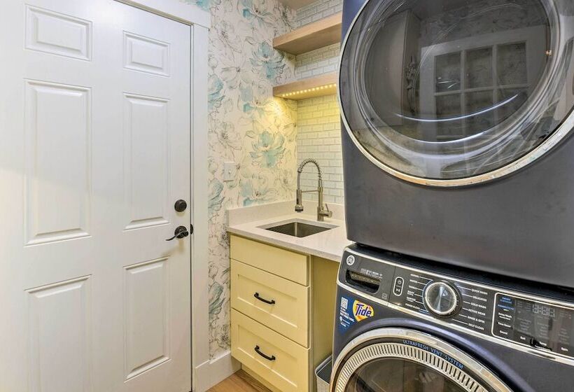 Emerald Coast Vacation Rental: 1 Mi To Beach