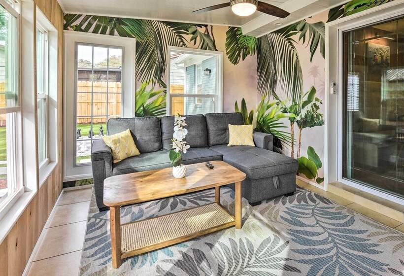 Emerald Coast Vacation Rental: 1 Mi To Beach