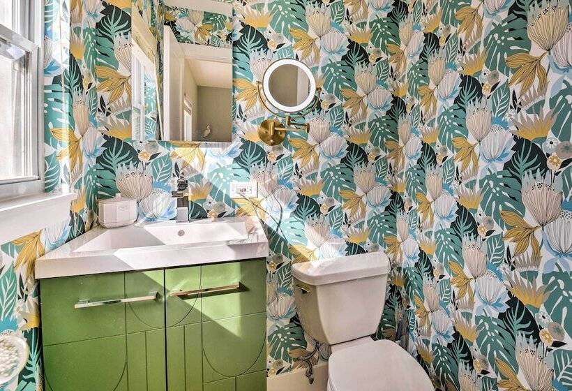 Emerald Coast Vacation Rental: 1 Mi To Beach