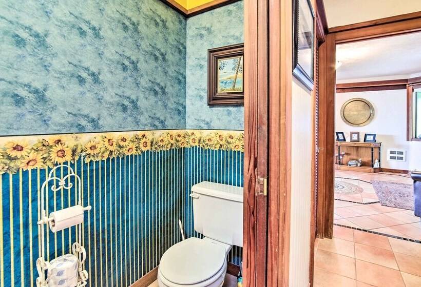 Enchanting Coos Bay Sanctuary W/ Lush Views!