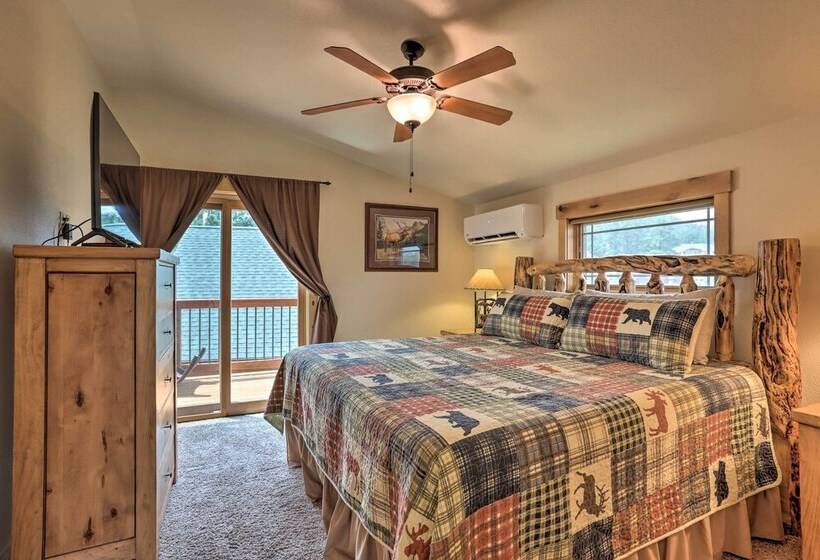 Updated & Spacious Lodge In Heart Of Estes Park!