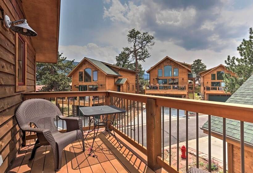 Updated & Spacious Lodge In Heart Of Estes Park!