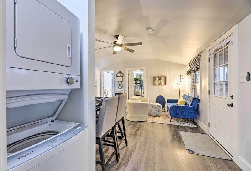 Ewing Cottage Escape W/ Deck & Fire Pit!