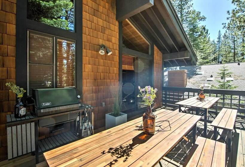 Expansive Truckee Cabin W/ Deck & Resort Amenities