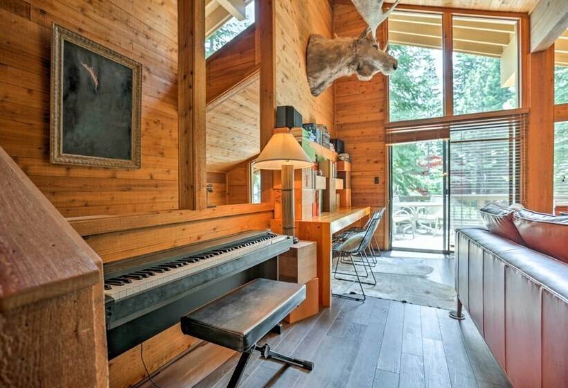 Expansive Truckee Cabin W/ Deck & Resort Amenities