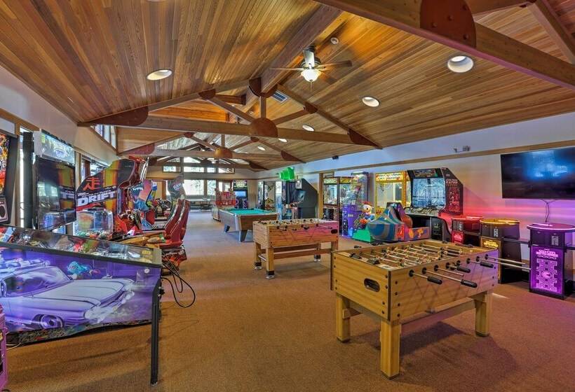 Expansive Truckee Cabin W/ Deck & Resort Amenities