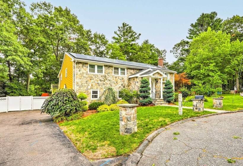 Extravagant Randolph Retreat W/ Private Pool!