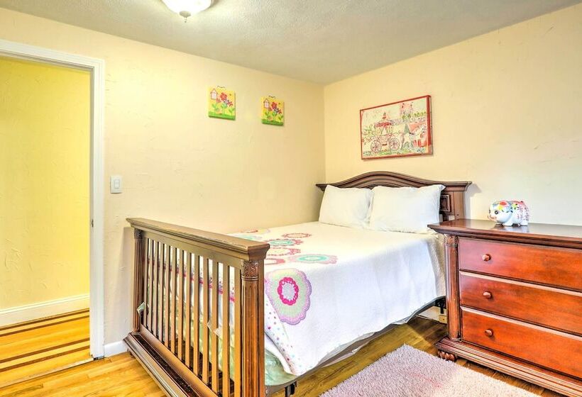 Extravagant Randolph Retreat W/ Private Pool!