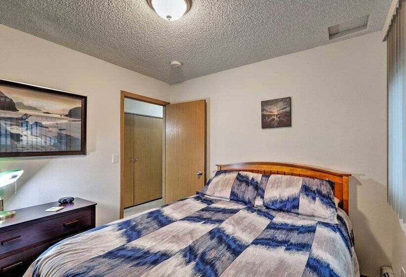 Fairbanks Alaskan Abode ~ 1 Mile To Pioneer Park!