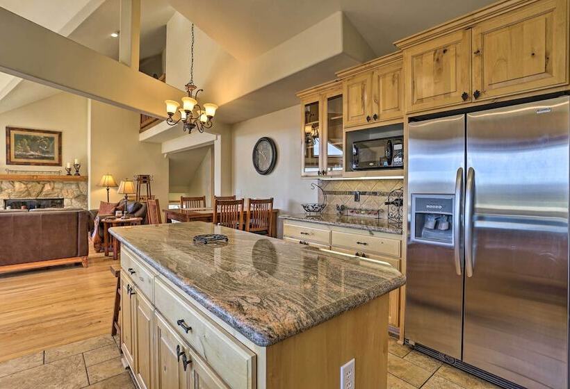 Family Cabin W/ Lake Arrowhead & Mountain Views!