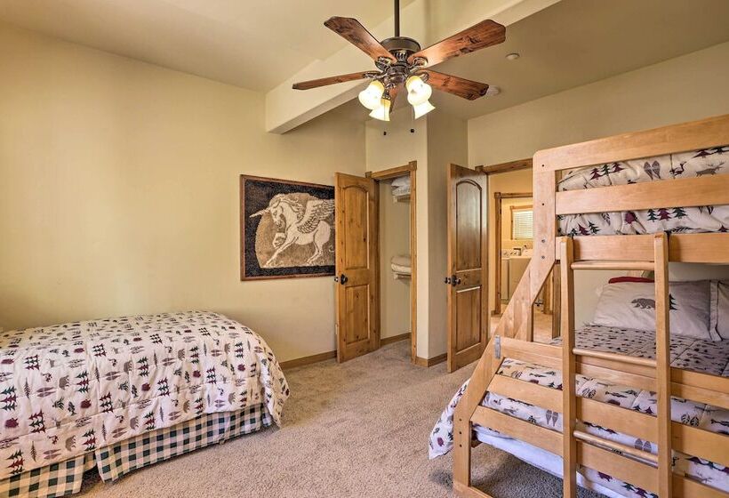 Family Cabin W/ Lake Arrowhead & Mountain Views!