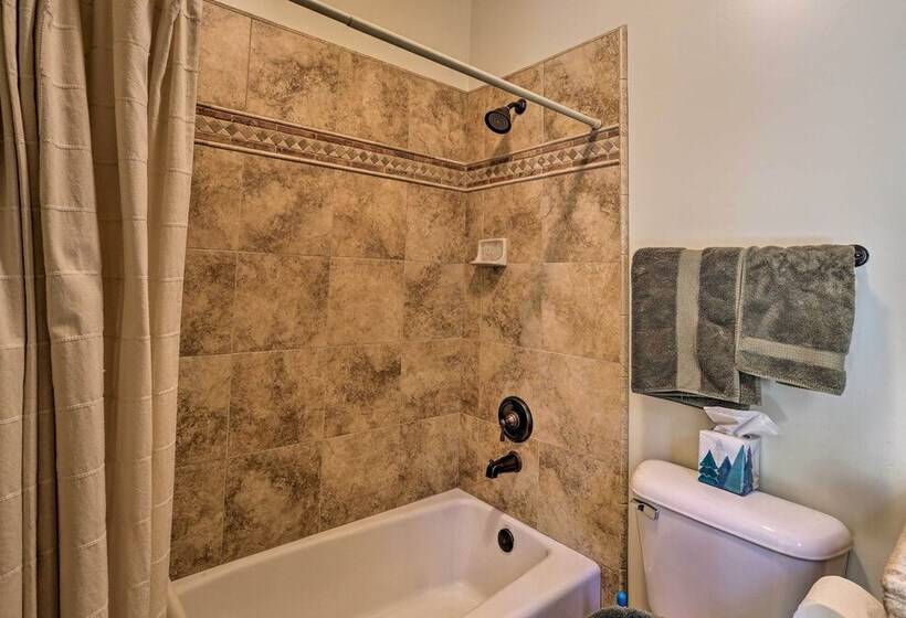 Family Cabin W/ Lake Arrowhead & Mountain Views!