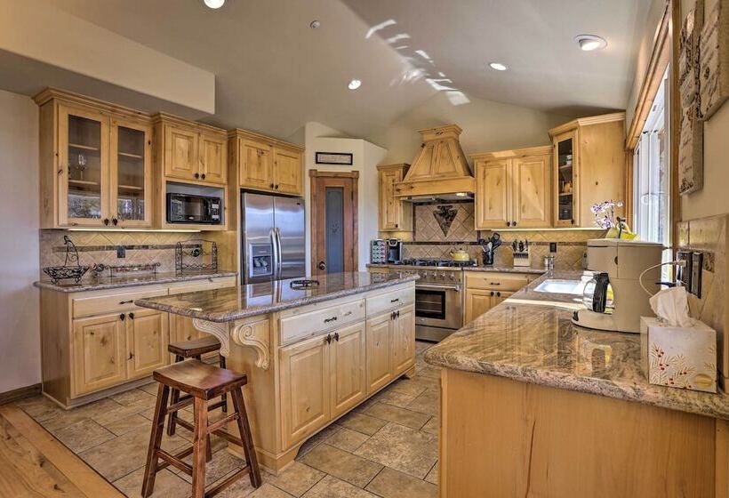 Family Cabin W/ Lake Arrowhead & Mountain Views!