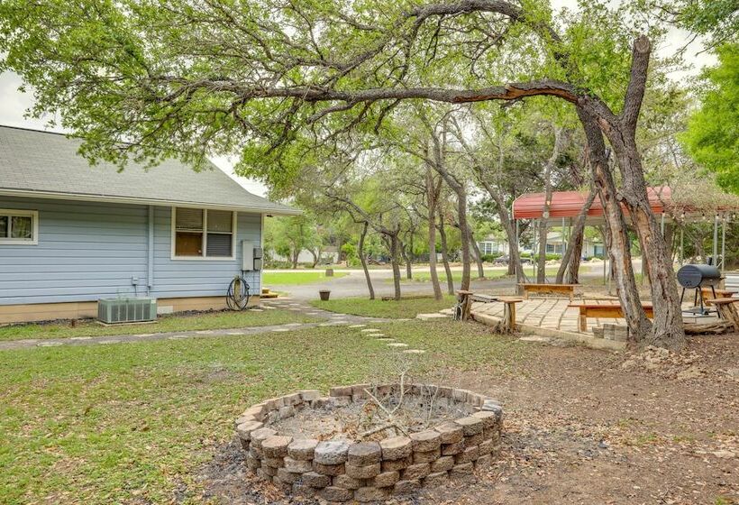 Canyon Lake Home W/ Resort Amenities & Fire Pit!
