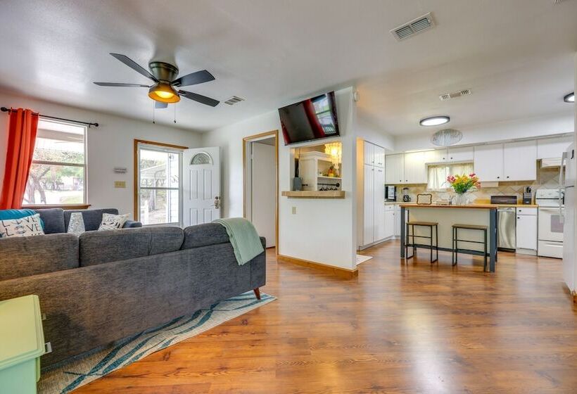 Canyon Lake Home W/ Resort Amenities & Fire Pit!