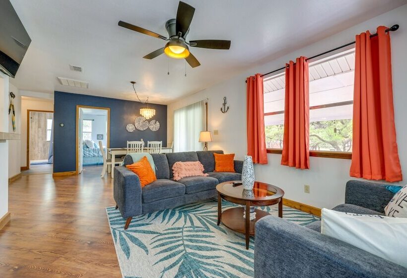 Canyon Lake Home W/ Resort Amenities & Fire Pit!