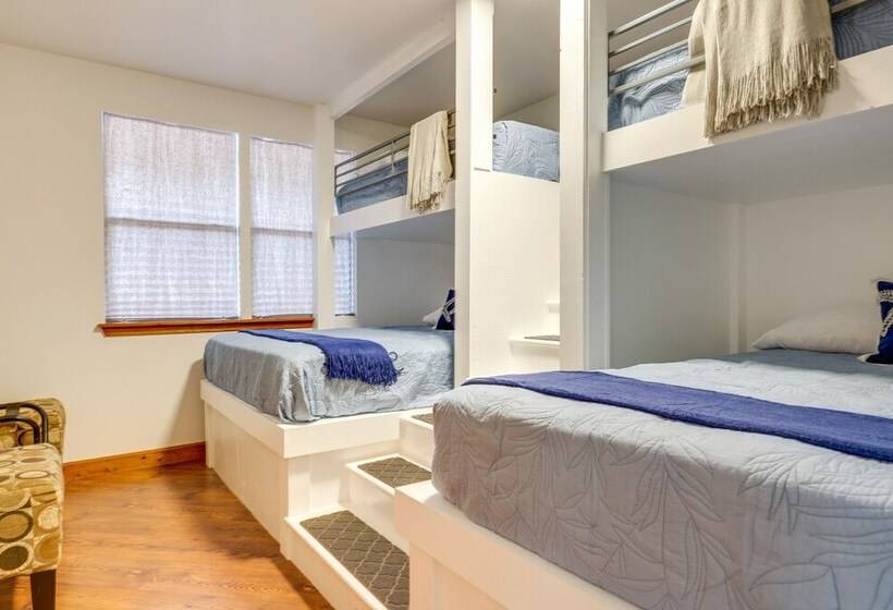 Canyon Lake Home W/ Resort Amenities & Fire Pit!