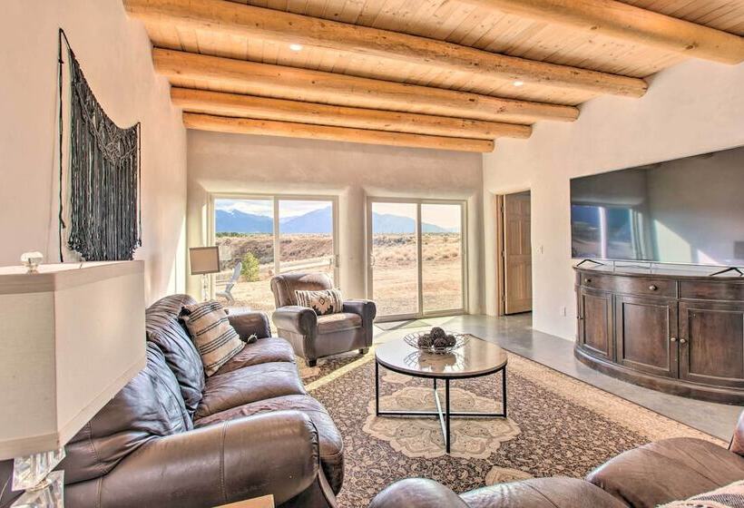 Family Friendly Desert Home ~ 10 Mi To Taos!