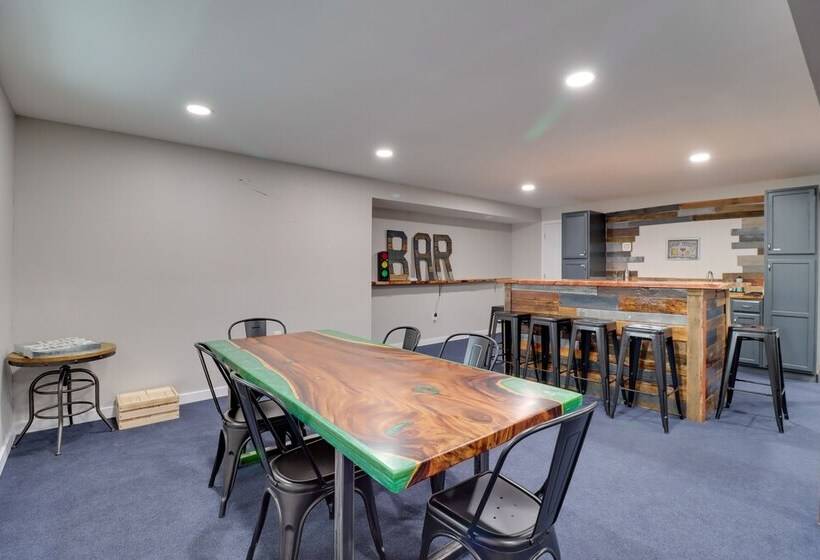 Family Friendly Home W/ Hot Tub & Ev Charger!