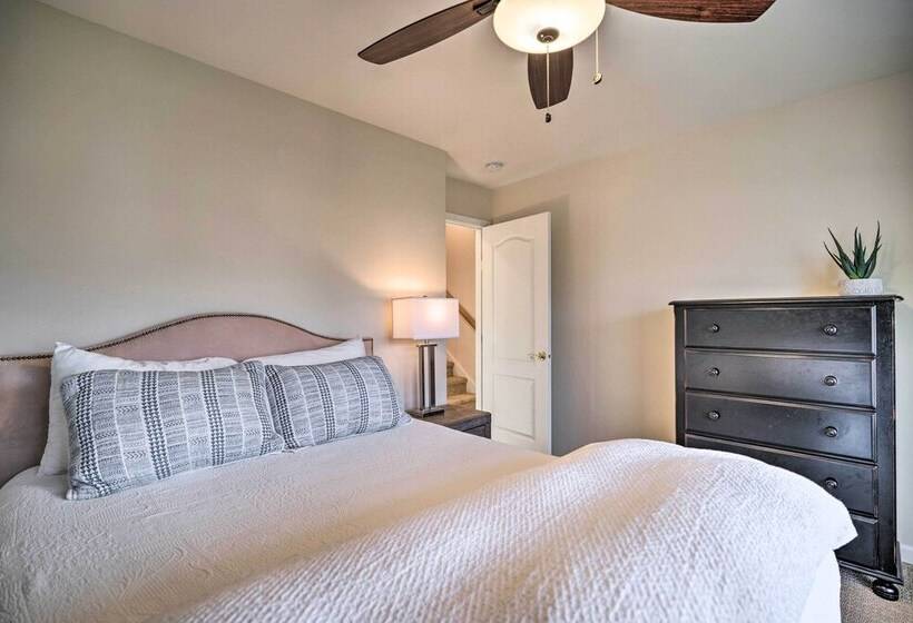 Family Home On Lake Chelan With Mtn + Lake View!