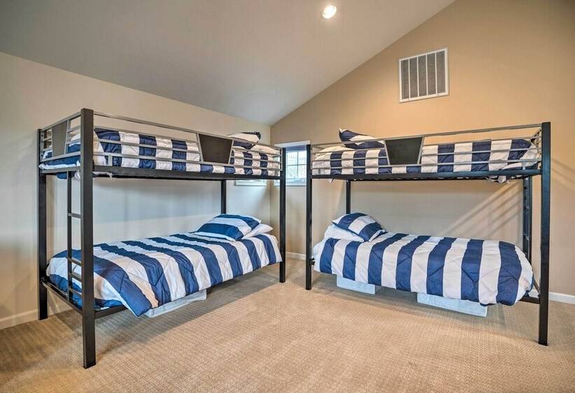 Family Home On Lake Chelan With Mtn + Lake View!