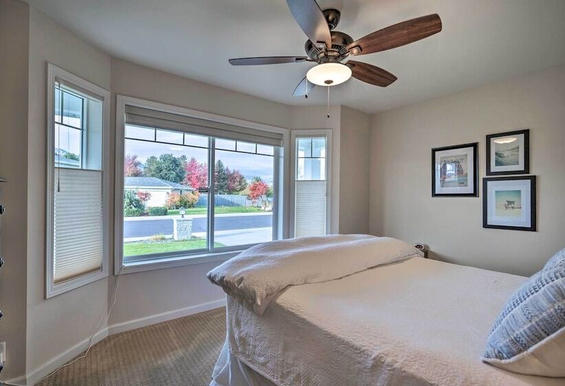 Family Home On Lake Chelan With Mtn + Lake View!