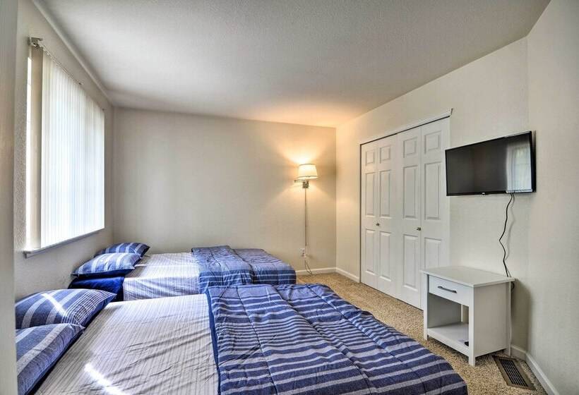 Family Home W/ Fenced Yard: 15 Mi To Denver!