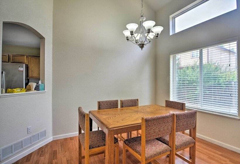 Family Home W/ Fenced Yard: 15 Mi To Denver!