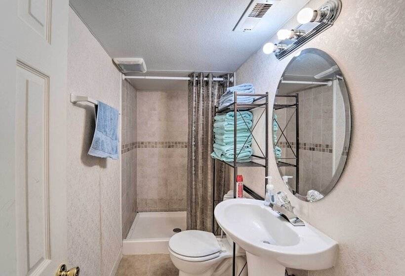 Family Home W/ Fenced Yard: 15 Mi To Denver!