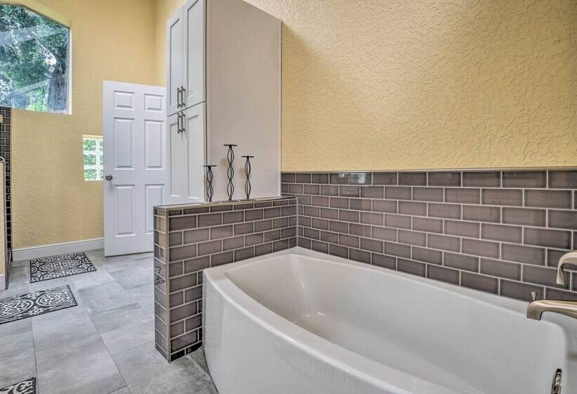 Family Home: Walk To Downtown & Stetson Univ!