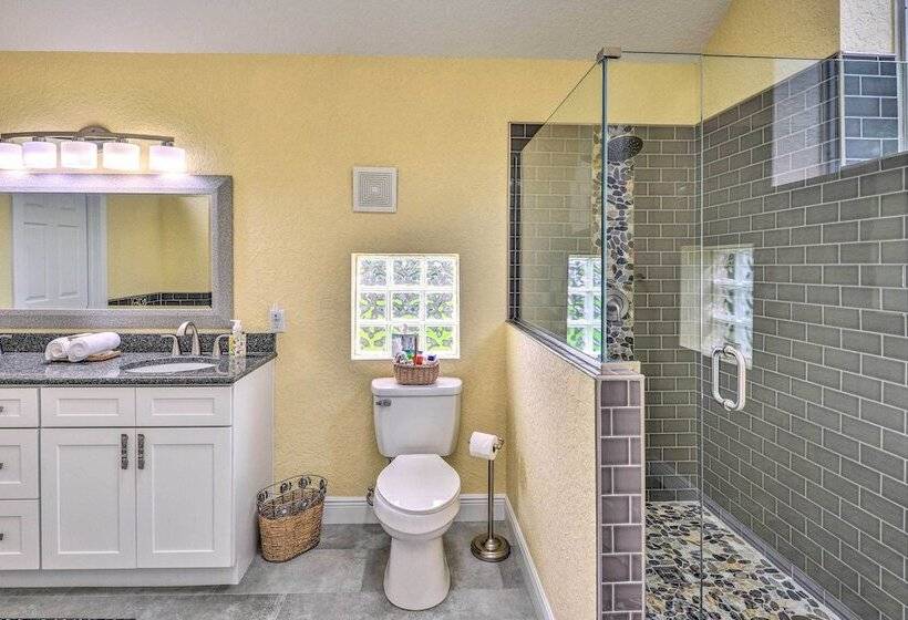 Family Home: Walk To Downtown & Stetson Univ!