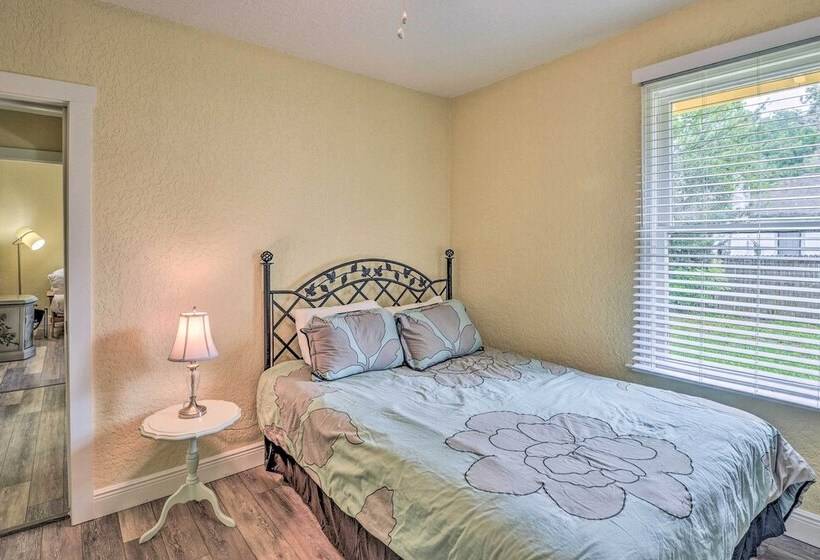 Family Home: Walk To Downtown & Stetson Univ!