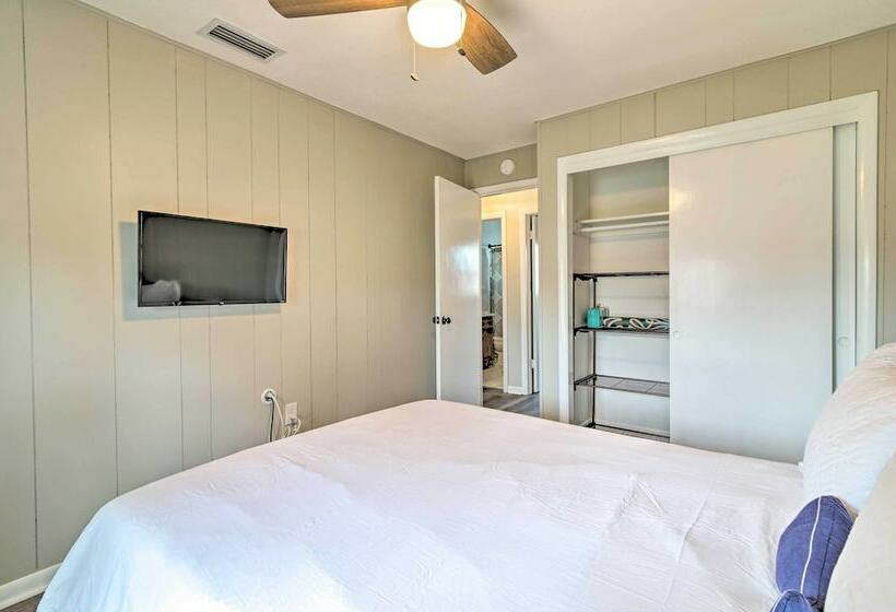 Family Friendly Tampa House With Private Pool!