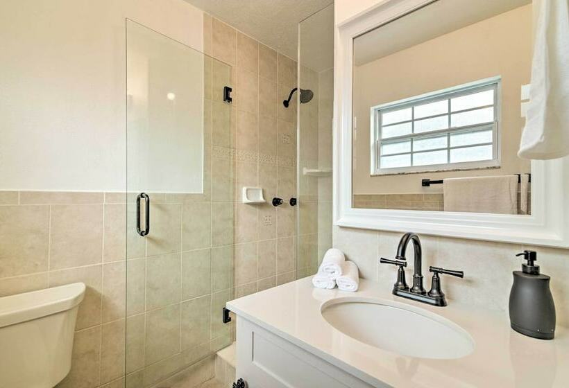 Family Friendly Tampa House With Private Pool!