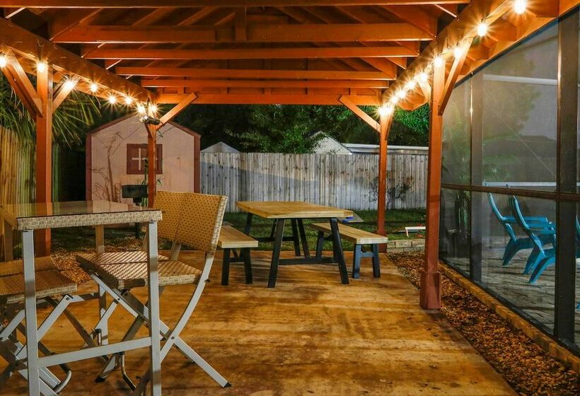 Family Friendly Tampa House With Private Pool!