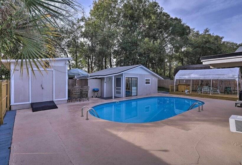 Fern Park House W/ Pool: New Patio & Fire Pit!