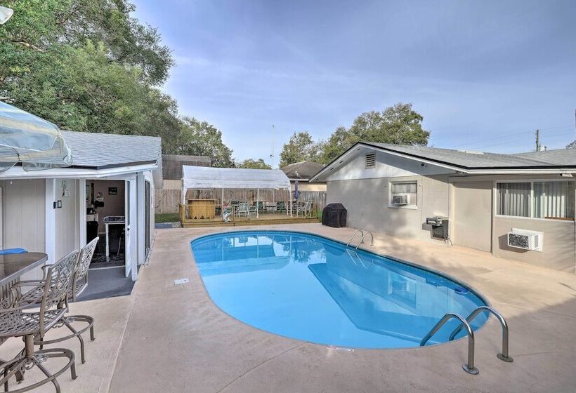 Fern Park House W/ Pool: New Patio & Fire Pit!