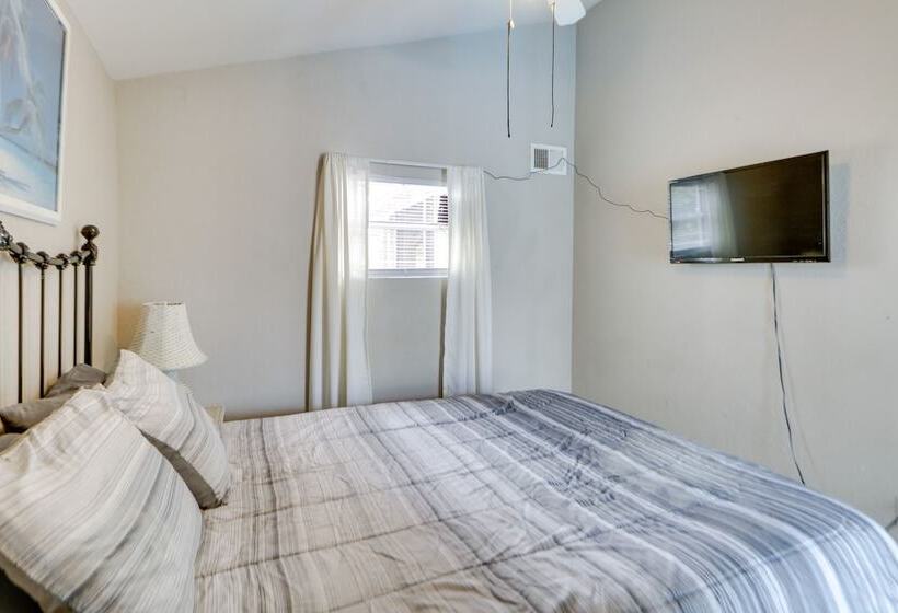 Fern Park House W/ Pool: New Patio & Fire Pit!