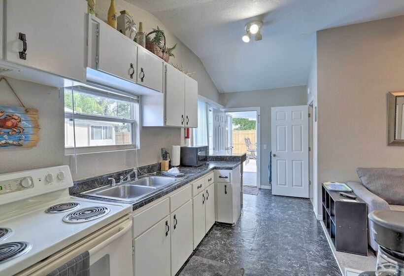 Fern Park House W/ Pool: New Patio & Fire Pit!